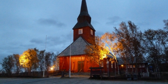 Kautokeino kirke en vindfull høstkveld 2016.